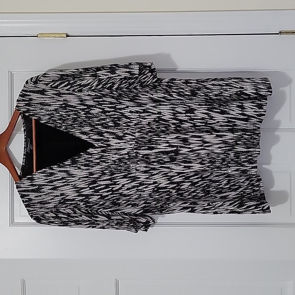 Dress Barn Black & White Sparkle Top